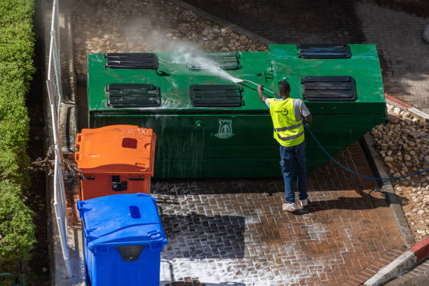 Best Garage Pressure Washing  in Gillett, WI